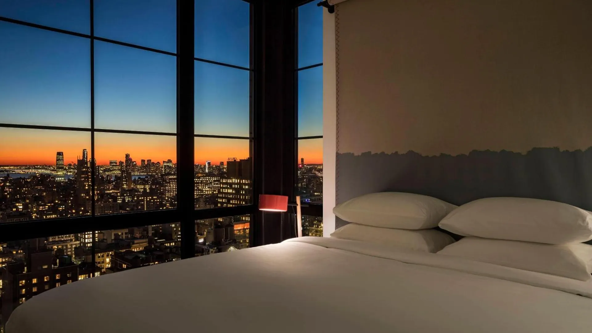 Moxy Nyc Chelsea Hotel New York