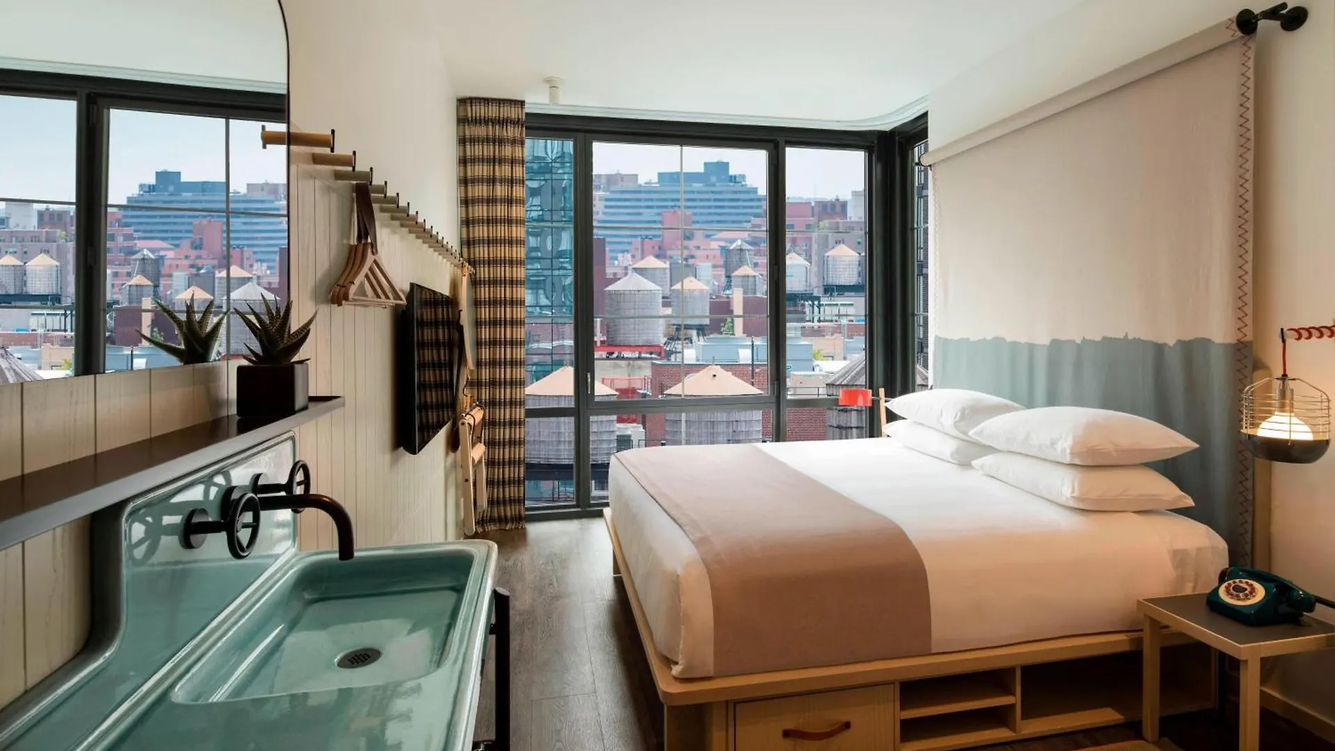 Moxy Nyc Chelsea Hotel New York