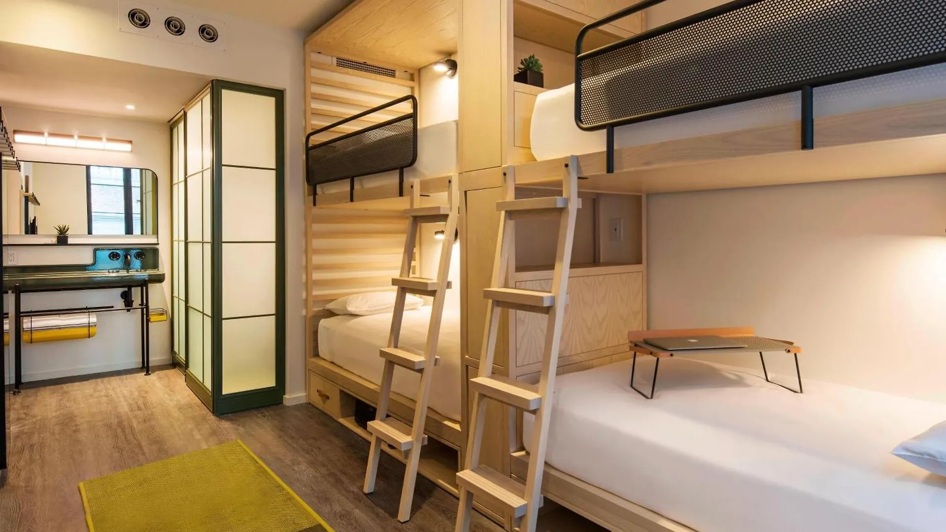 Moxy Nyc Chelsea Hotel New York