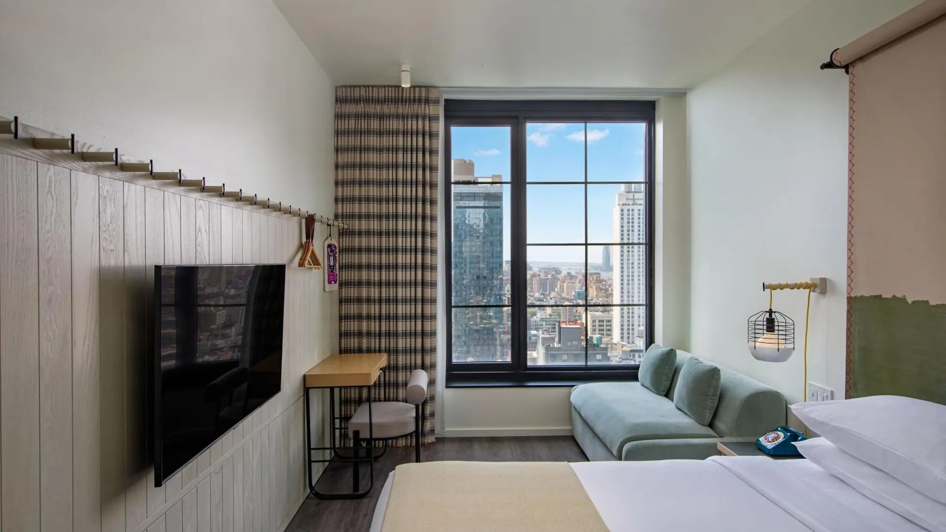Moxy Nyc Chelsea Hotel New York