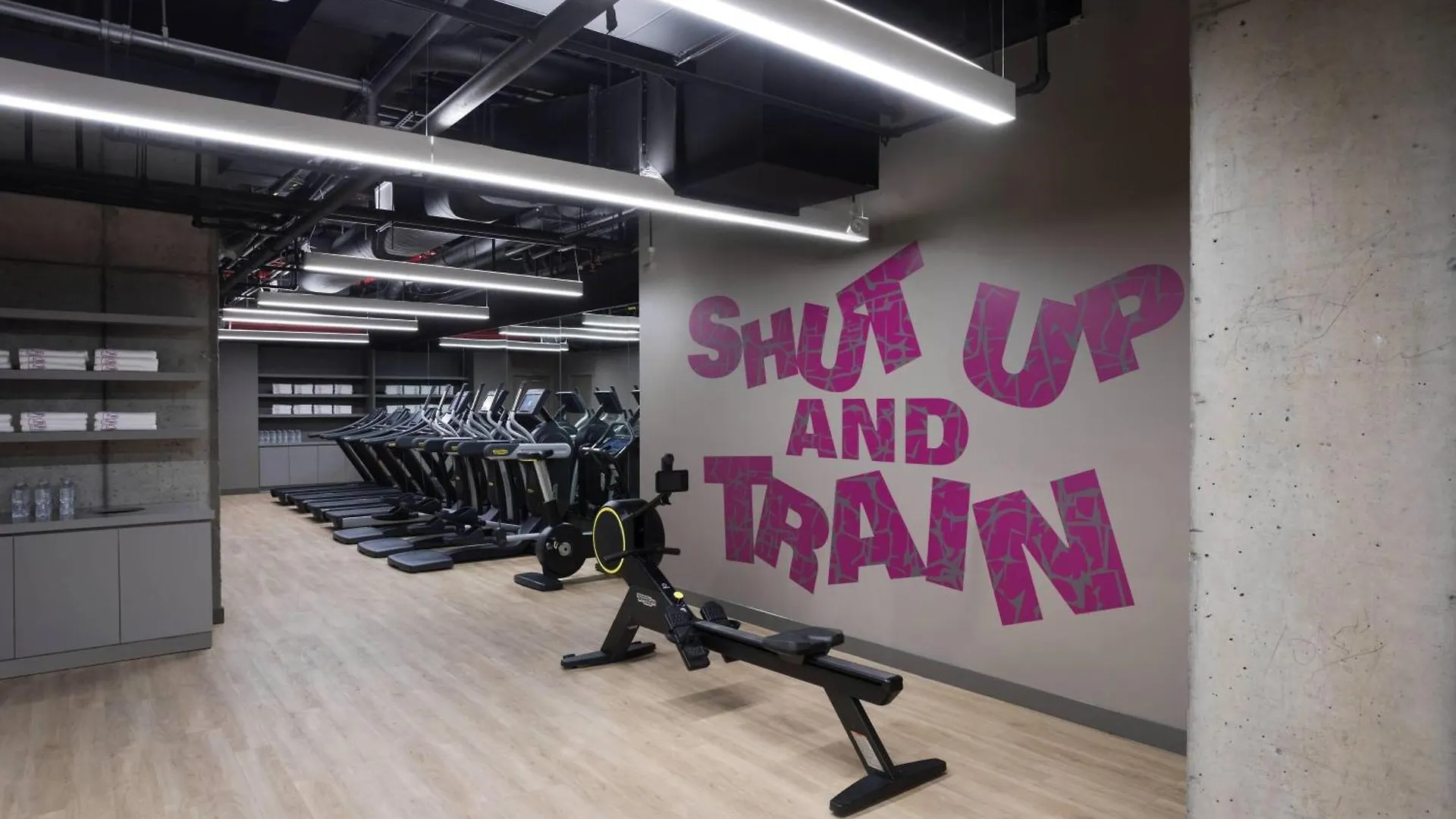 Moxy Nyc Chelsea Hotel New York